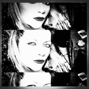 Alone in my room (Metroplumes version)