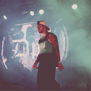 Encosta em Mim (feat. Sscrew, Mcy2k & Alexandra Rodrigues)