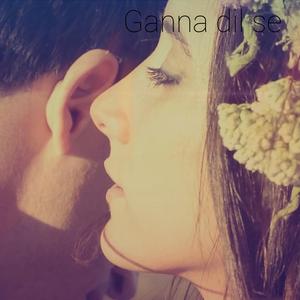 Tu muskurade bus itna kaphi hai