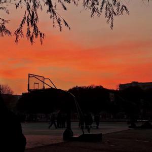 放学，送你吃个故事