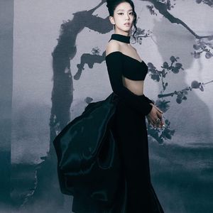 JISOO - earthquake (ft. Jung Kook) by Adriana Art