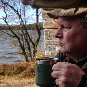 Vanha mies ja onni (feat. Eki Suomaa)