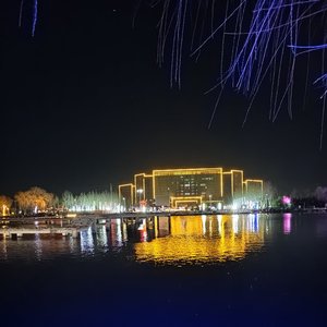 既非朋友也非恋人