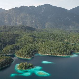 漫步云端（助眠音乐3分钟入睡钢琴曲）