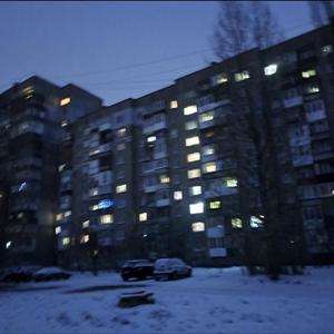 uzavretý v labyrinte.