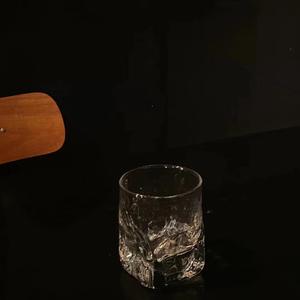 你是我伟大友谊下无望的爱人