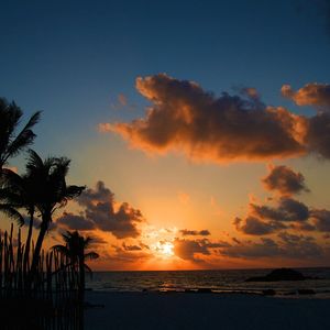 霞光满天