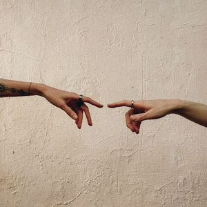 По канонам жанра