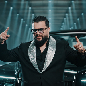 S-a îmbrăcat tiganu stas