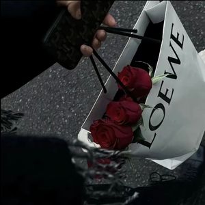 眼泪是最小的海吧