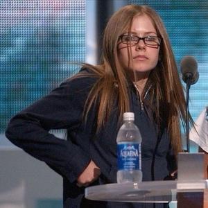 explore (feat. trxcinghearts)