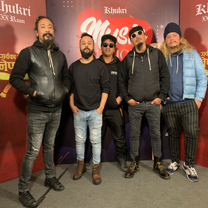 Mercedes Benz Live On KMN (Live)