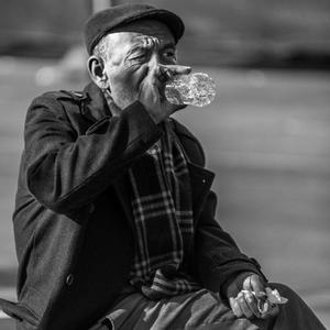 终于沉睡在一个又一个无尽的黑色之中