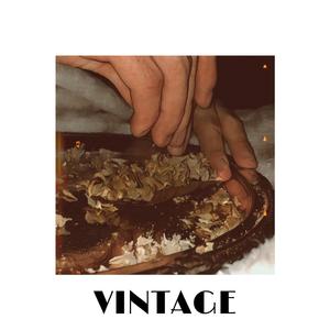 Vintage (feat. Ababy)