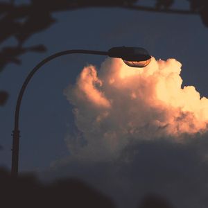 熟悉的街道 伴奏