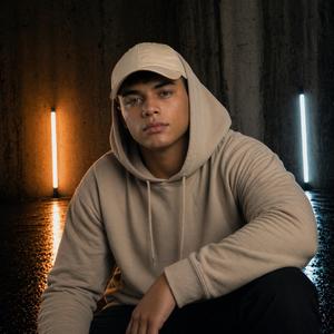 Gracias (feat. Daxiel)