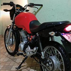 AGARRA NO CABELO DELA