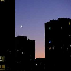 一缕光藏进世界后方