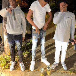 OFF EM (feat. Baccend Dee, EBG Sckat & Tre dizzle)