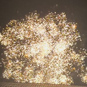 流云逐月映夕天