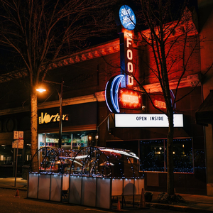 Cut Throat (feat. Dom De Niro & BAVI)