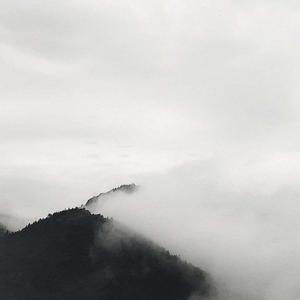 两腮圆润