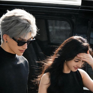 深空初雪与爱人相拥（恋与深空）