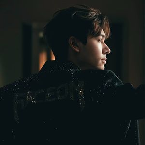 路灯下未完结的回忆