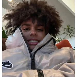 花飘遍地(pron.yon)