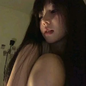 刘欣雨（翻自 虚伪）