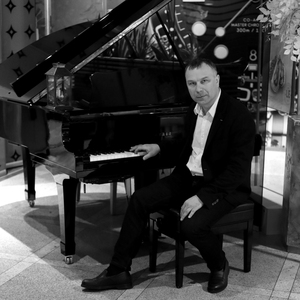 Сatch Your Heart (Old Acoustic Piano)