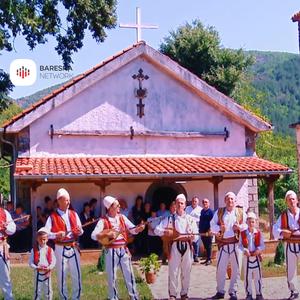 Bijtë e shkozës i këndojn vatanit