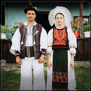 Nuntă Între Hotară