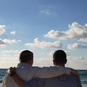 שבורי לב-אריה ואביחי יורבצקי (feat. חנן בן ארי)