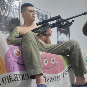 郑奕豪和林嘉宝的舌头深情缠绕