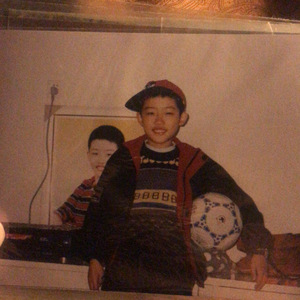 大哥，踢球吗？