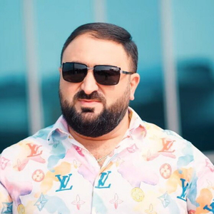 Zov Qamin E Pchum