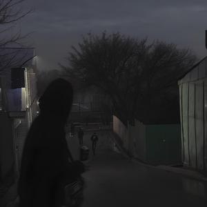 на моём лице помадой