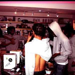 GLAOW (feat. ****snowrr)