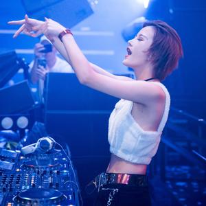 重低音 (酒吧蹦迪DJ)