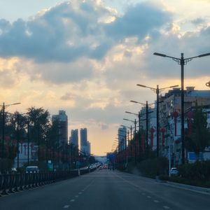 这是洛宁（流行摇滚）