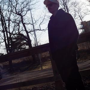 Hon är lyckligare nu