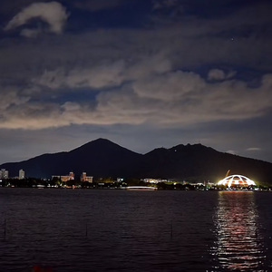 夜晚的港湾