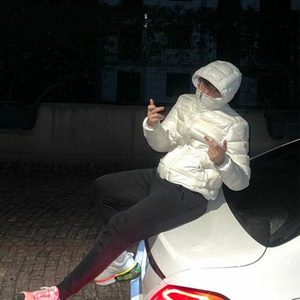 Neden Mi Güvendiğim Bi Kadın Yok