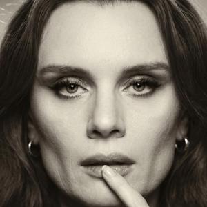 Тяжело нести.