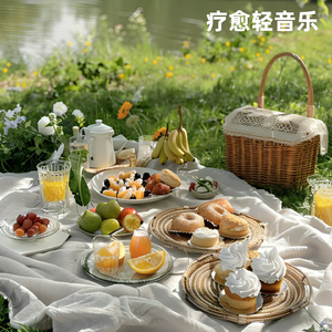 旋转木马 (伴随旋转木马转动的旋律)