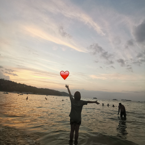 今晚多么美满夜色多么浪漫我果汁分你一半