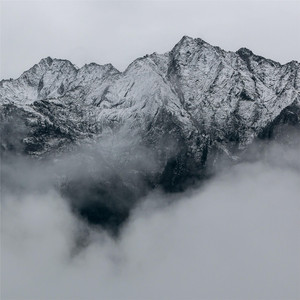 冬夜屋外寒风呼啸，躲在室内点上温暖的蜡烛听木鱼声Vol1