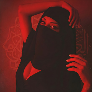 RED NIQAB