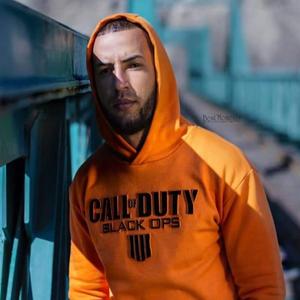 Vivimos Por Fé (feat. Angel Brown)